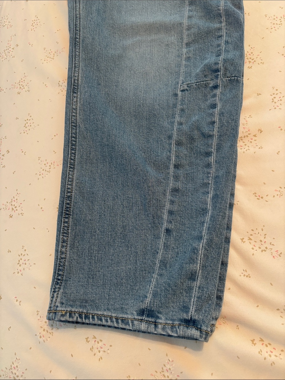 OLD NAVY BARREL LEG HIGH RISE JEANS in Size 6 - Picture 7 of 7